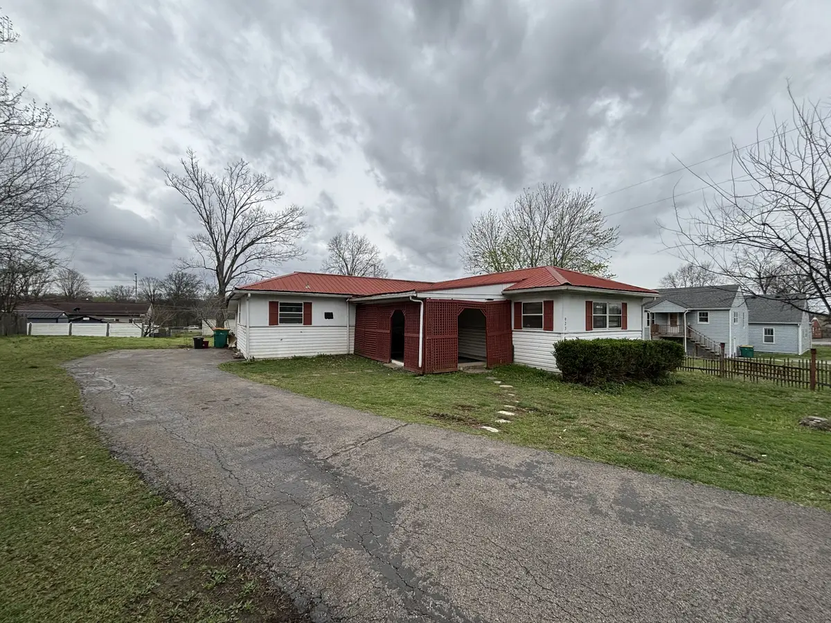 923 Walnut St, Lewisburg, TN 37091 - #1
