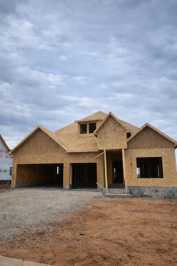 214 Low Plains Ln, Clarksville, TN 37043