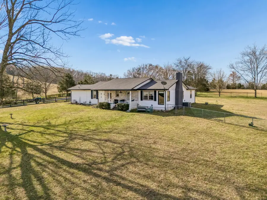 6200 Pinewood Rd, Nunnelly, TN 37137 - #2