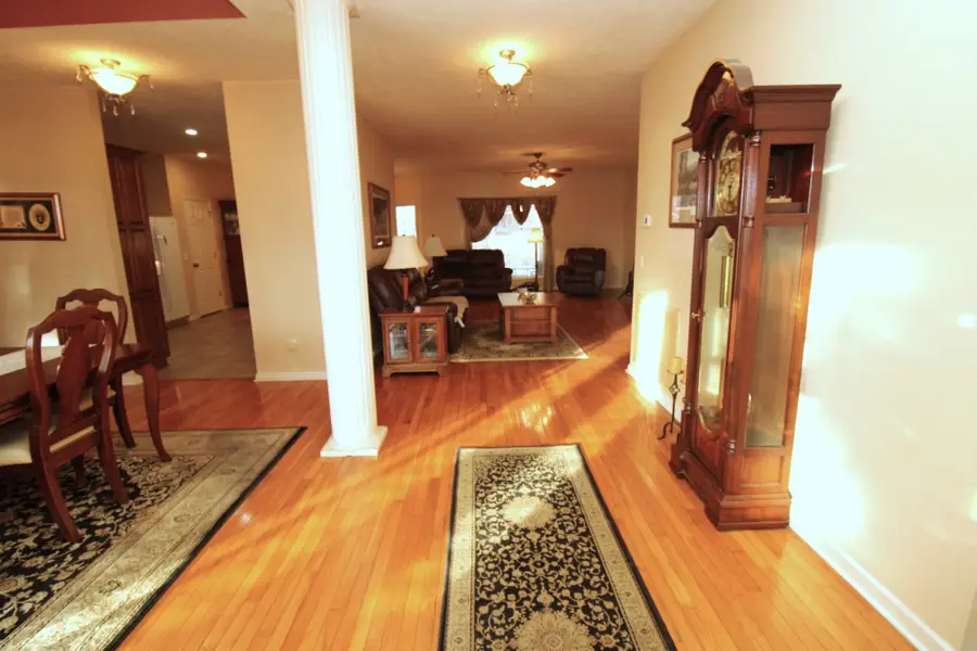 292 Eastern Shores Dr, Lexington, TN 38351 - #2