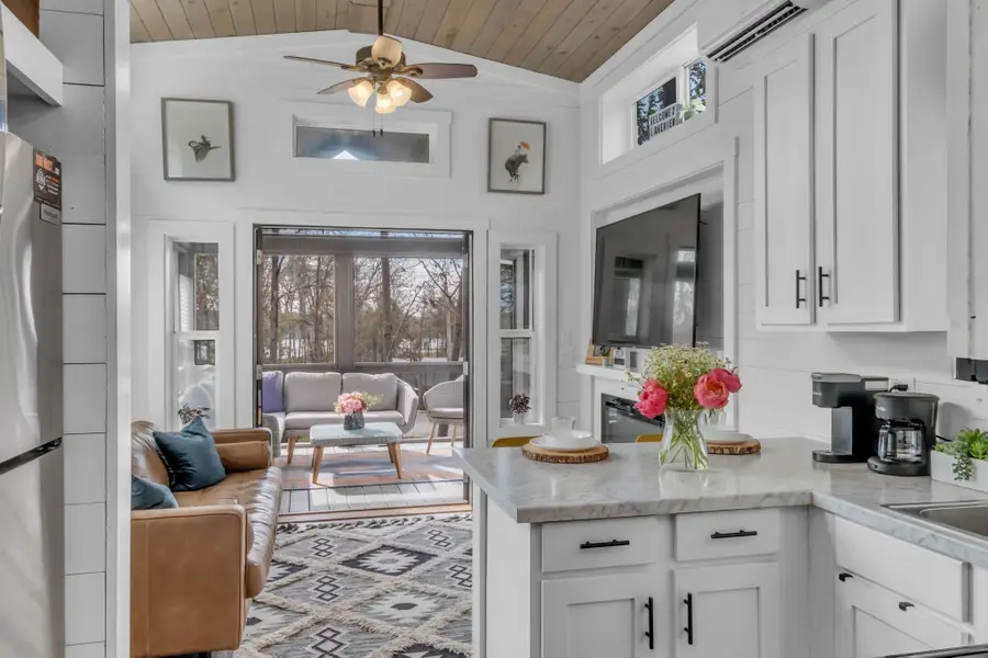 672 Waters Edge Way, Tracy City, TN 37387 - #2