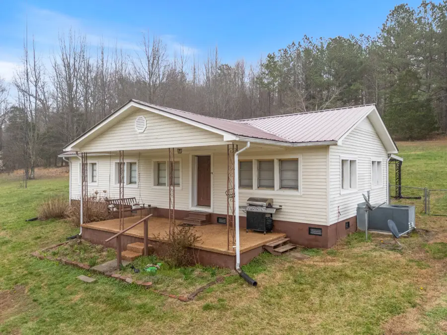 121 Deer Ck Rd, Mc Ewen, TN 37101 - #3