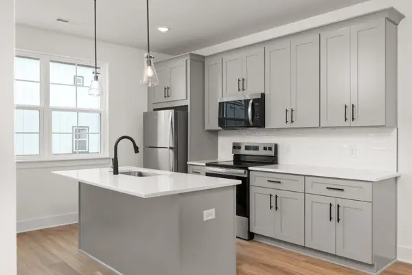 700 N Dupont Ave #208, Madison, TN 37115