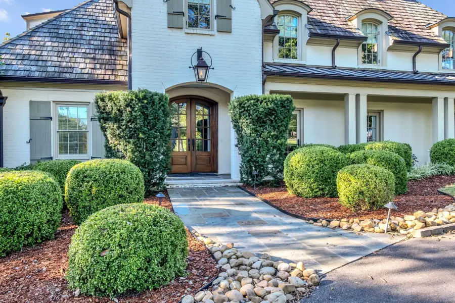 2223 Hemingway Dr, Nashville, TN 37215 - #2