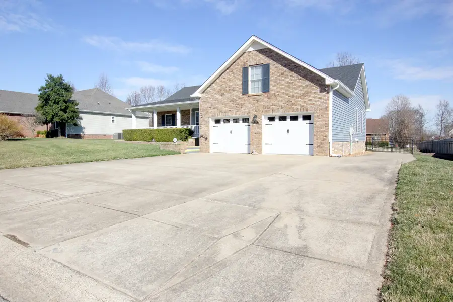 102 Gallant Ct, Clarksville, TN 37043 - #3