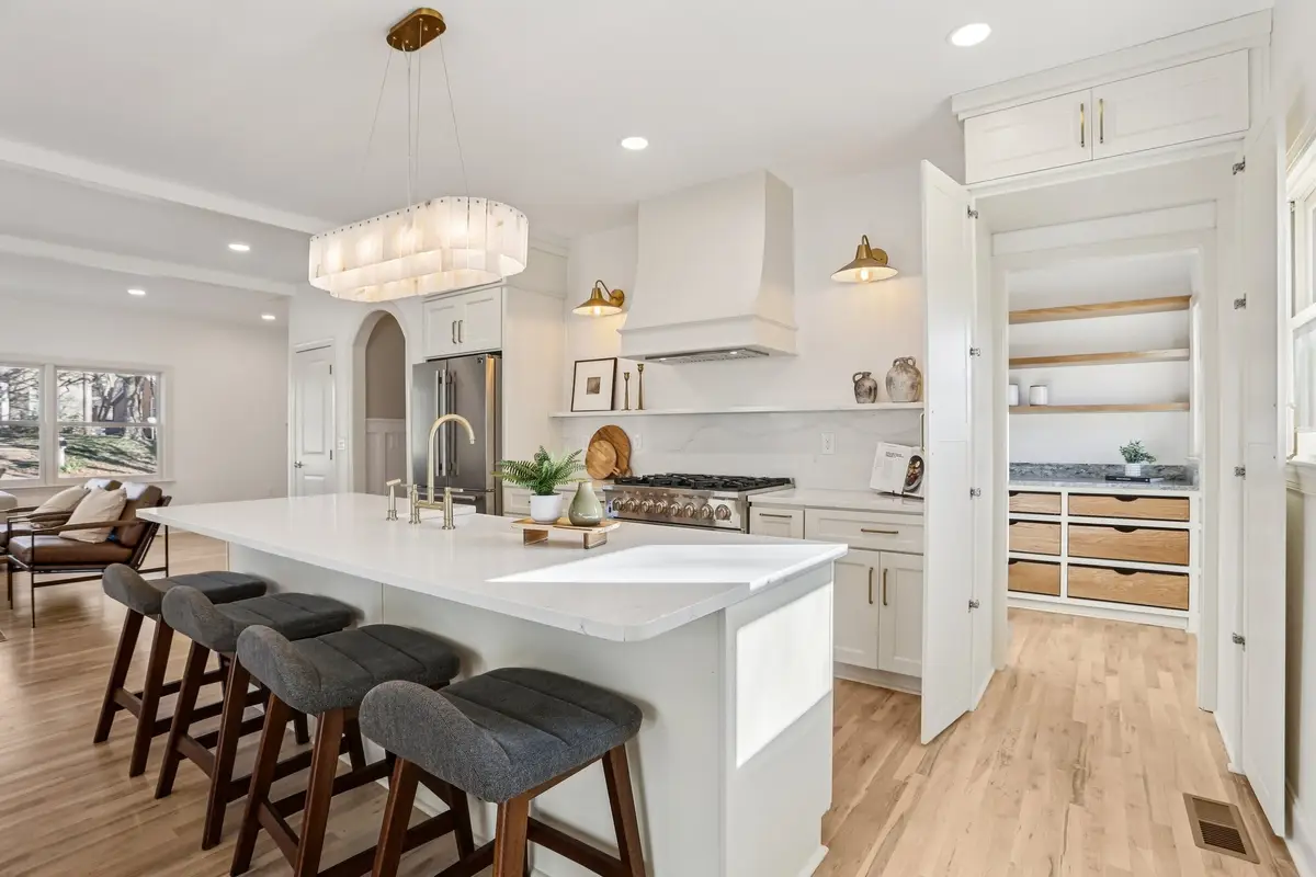 215 Cherokee Rd, Nashville, TN 37205 - #1