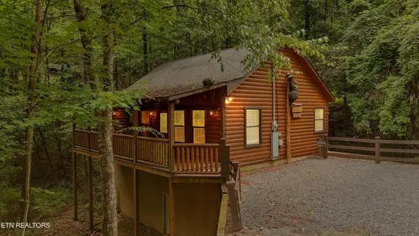 927 Stone Tr, Sevierville, TN 37876