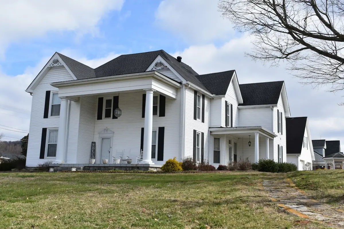 618 Main St N, Carthage, TN 37030 - #1