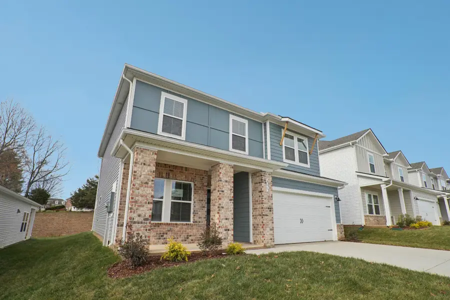 2373 Woodmeadow Dr, Clarksville, TN 37043 - #2