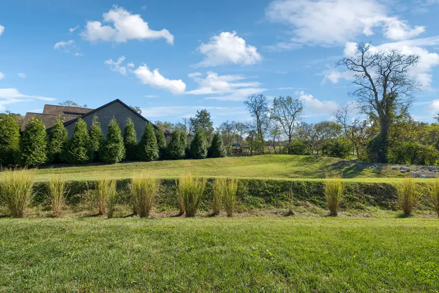 427 Deveron Dr, Gallatin, TN 37066 - #2