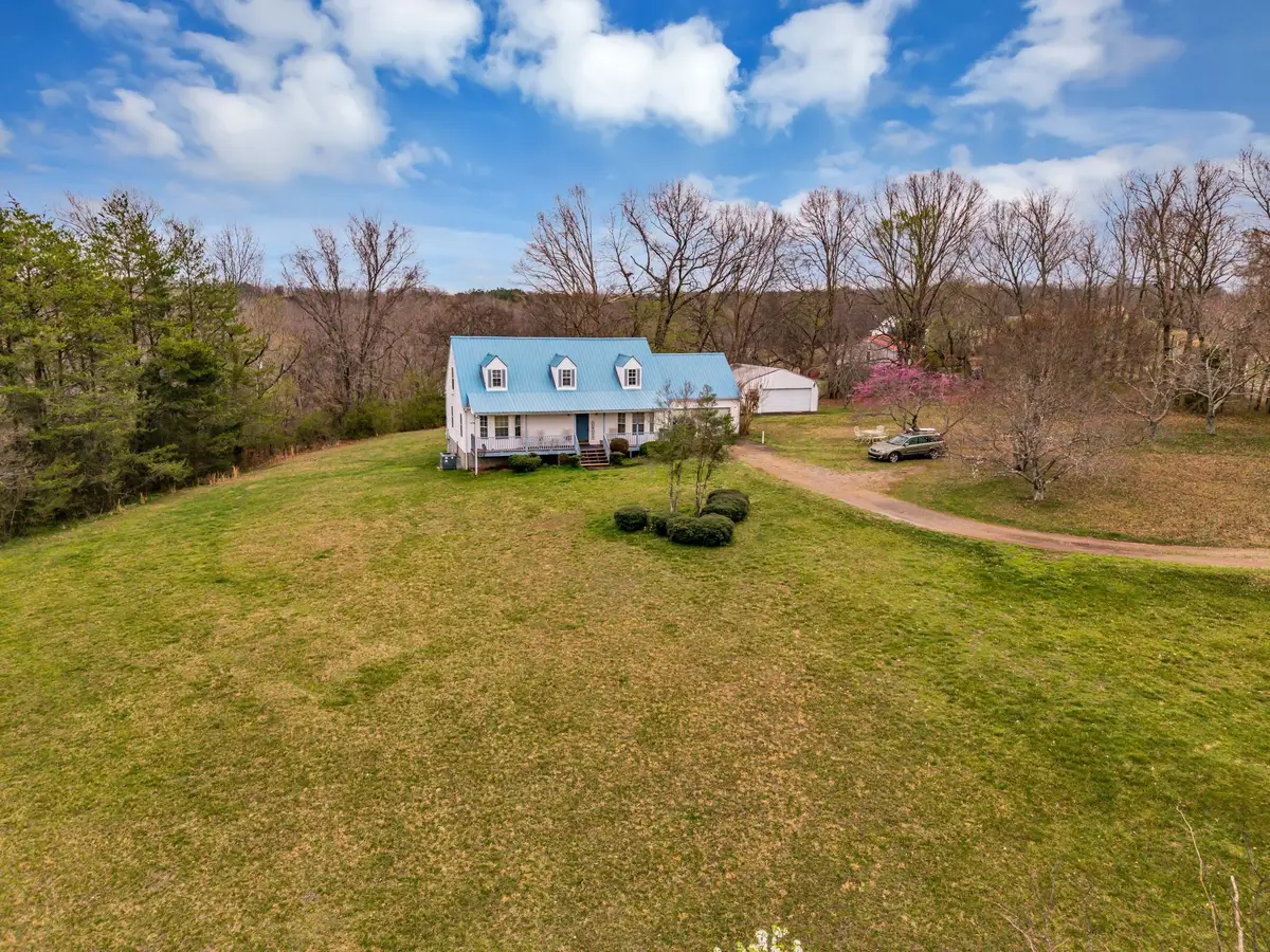 688 Richardson Cemetery Rd, White Bluff, TN 37187 - #1