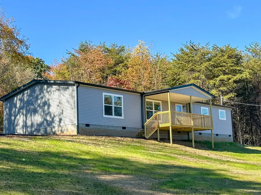 354 Bungalow Dr, Dandridge, TN 37725 - #2