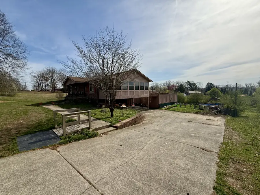 555 Eastside Dr, White Bluff, TN 37187 - #2