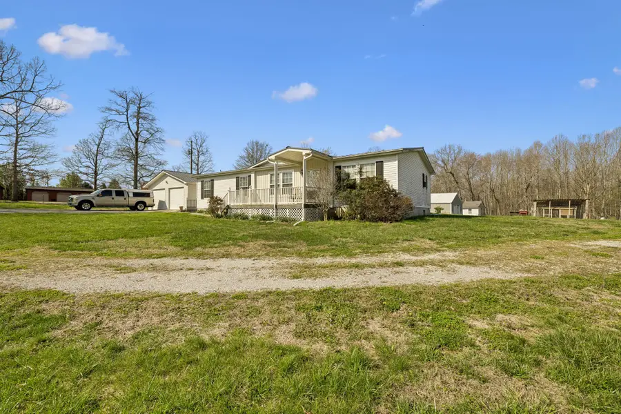 555 Wesley Chapel Rd, Sparta, TN 38583 - #2