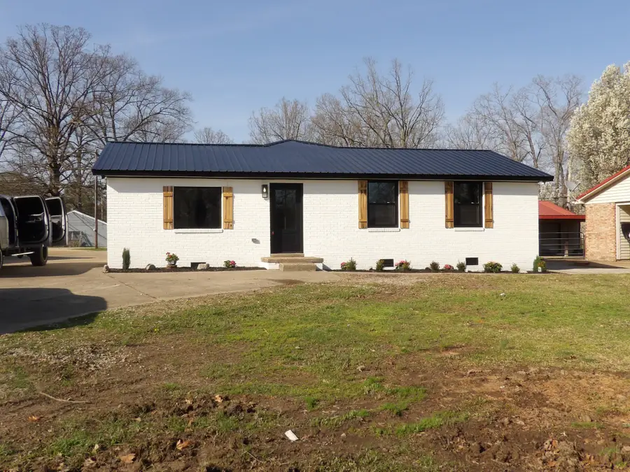 435 Carman Ave, New Johnsonville, TN 37134 - #3