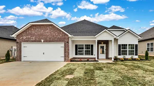 637 Woodrush Dr, Clarksville, TN 37040