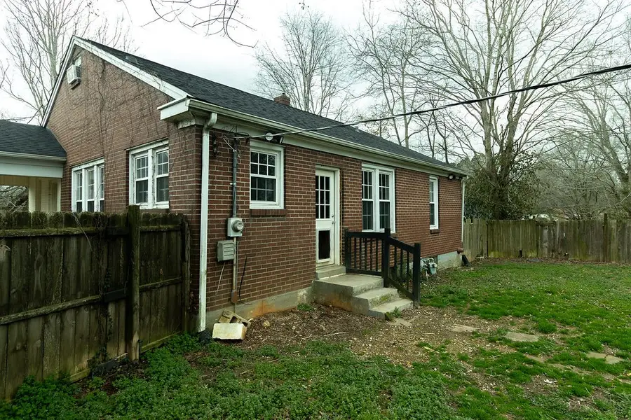 420 High St, Dickson, TN 37055 - #3