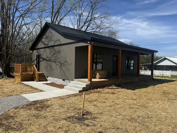 401 Hawkins St, Cowan, TN 37318