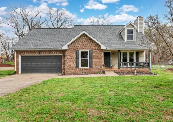 3526 Clearwater Dr, Clarksville, TN 37042