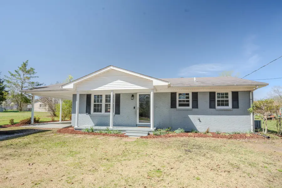 705 N Military St, Loretto, TN 38469 - #2