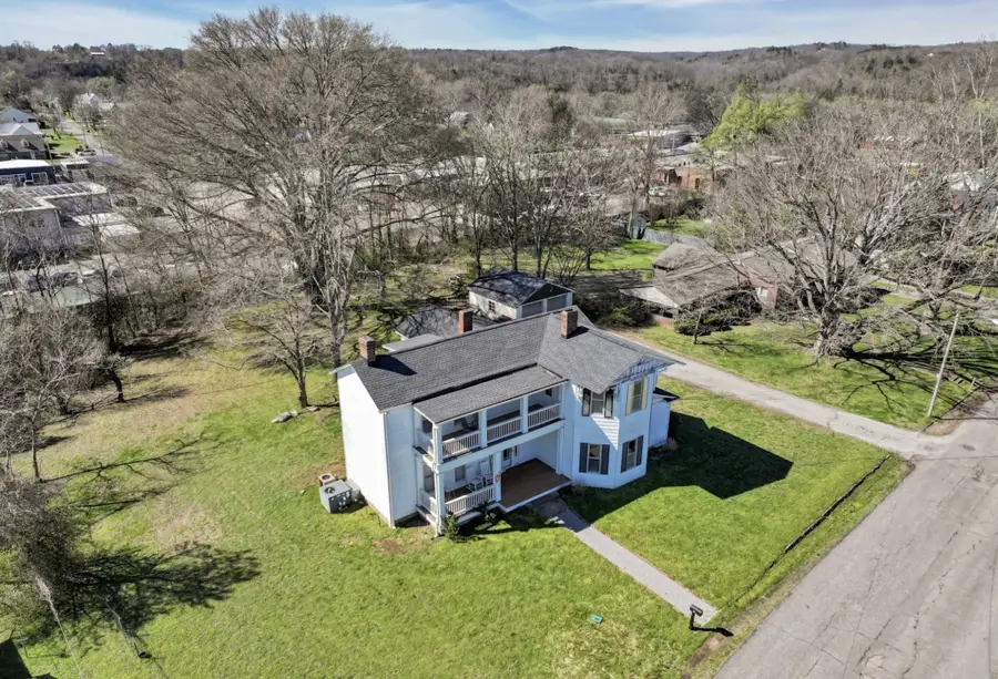 111 College Ave, Centerville, TN 37033 - #2