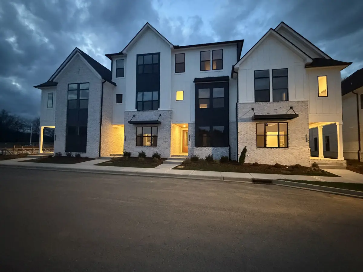 2080 Conductor Ln, Thompsons Station, TN 37179 - #1