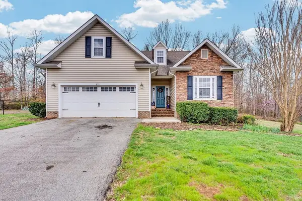 821 Honeysuckle Ln, Sparta, TN 38583