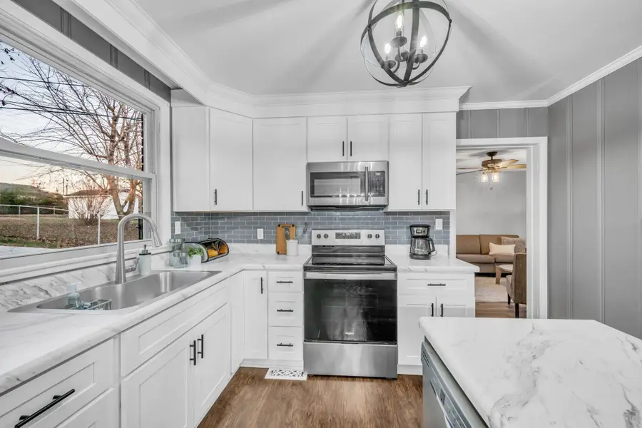 555 Ashe Ave, New Johnsonville, TN 37134 - #3