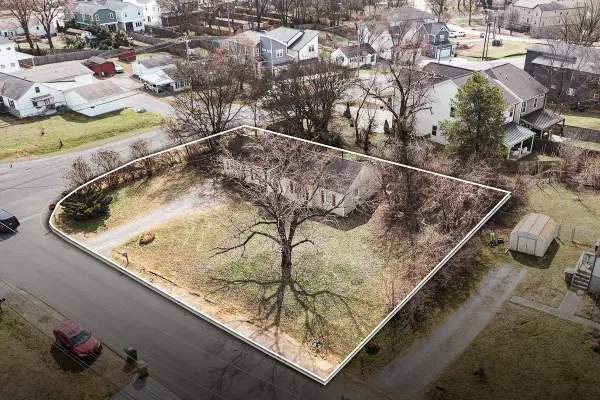 1911 Hutton Dr, Nashville, TN 37210