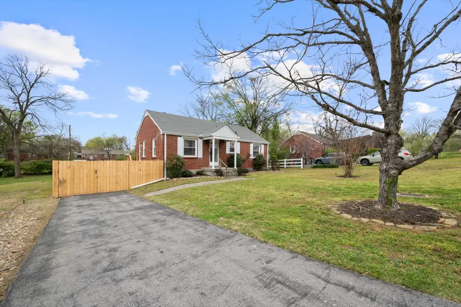 204 Blanchard Pl, Nashville, TN 37214 - #3