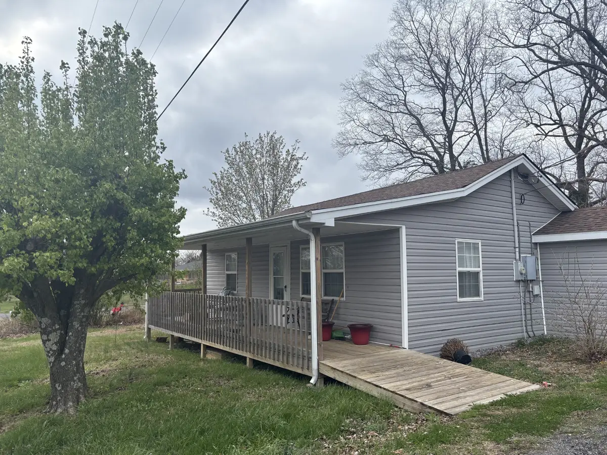 1725 Fairfield Rd, Westmoreland, TN 37186 - #1