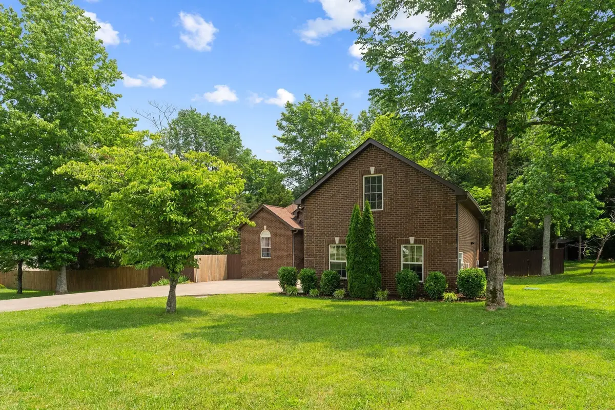 3006 Gracie Ann Dr, Greenbrier, TN 37073 - #1
