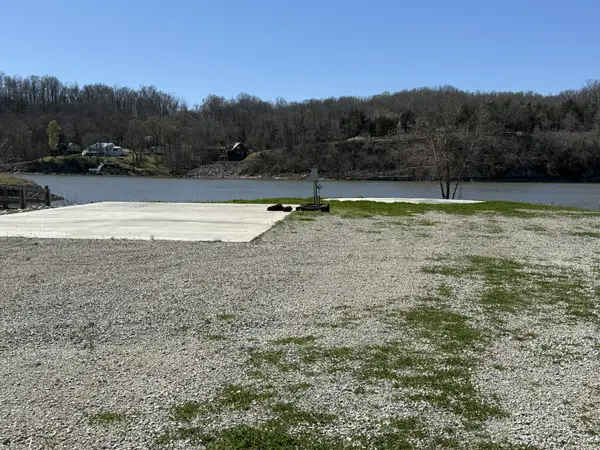 2133 Hardin Bottom River Rd, Clifton, TN 38425