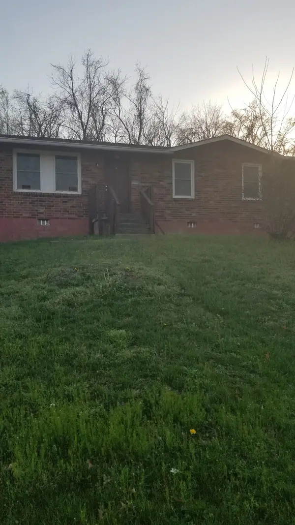 2714 Combs Dr, Nashville, TN 37207