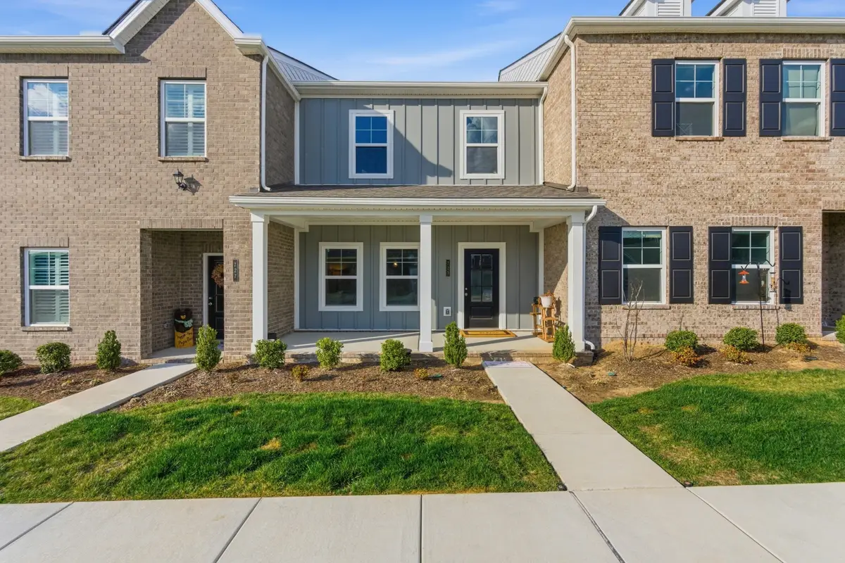 725 Coburg Pvt St, Gallatin, TN 37066 - #1