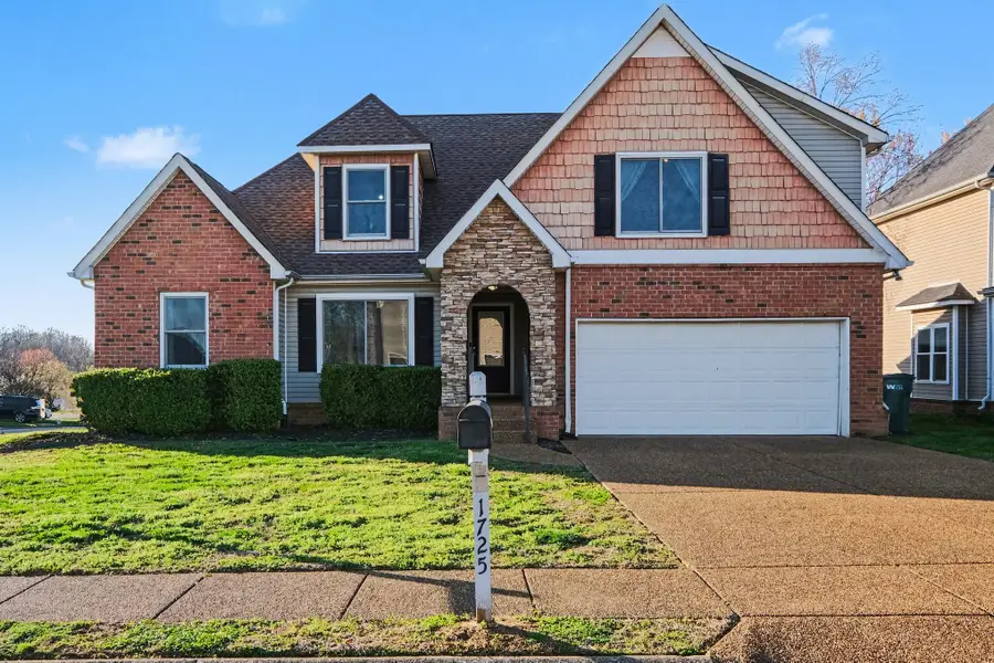 1725 Freiburg Dr, Spring Hill, TN 37174 - #2