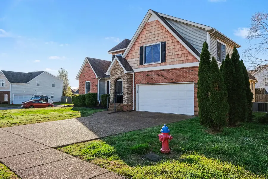 1725 Freiburg Dr, Spring Hill, TN 37174 - #3