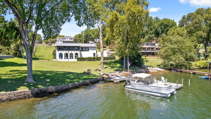 2166 S Shore Acres Road, Soddy Daisy, TN 37379 - #2