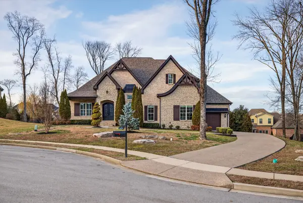 606 Peruvian Ct, Nolensville, TN 37135