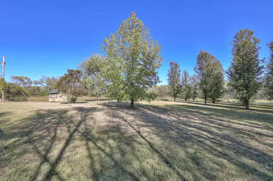 1064 Lauderdale Ln, Bethpage, TN 37022 - #3