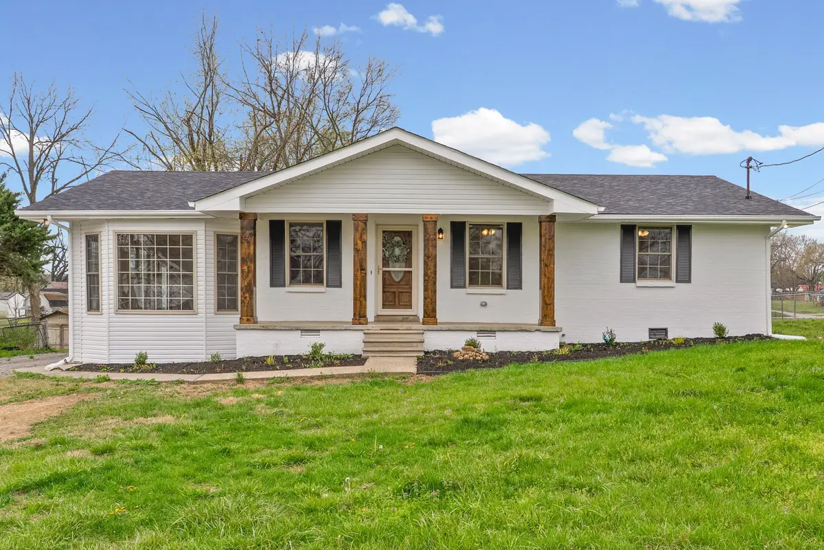 206 Maple St, Adams, TN 37010 - #1