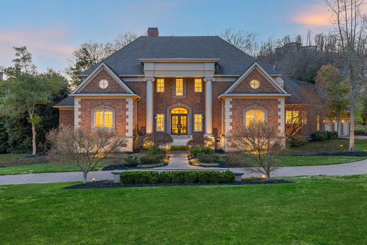 384 Lake Valley Dr, Franklin, TN 37069 - #1