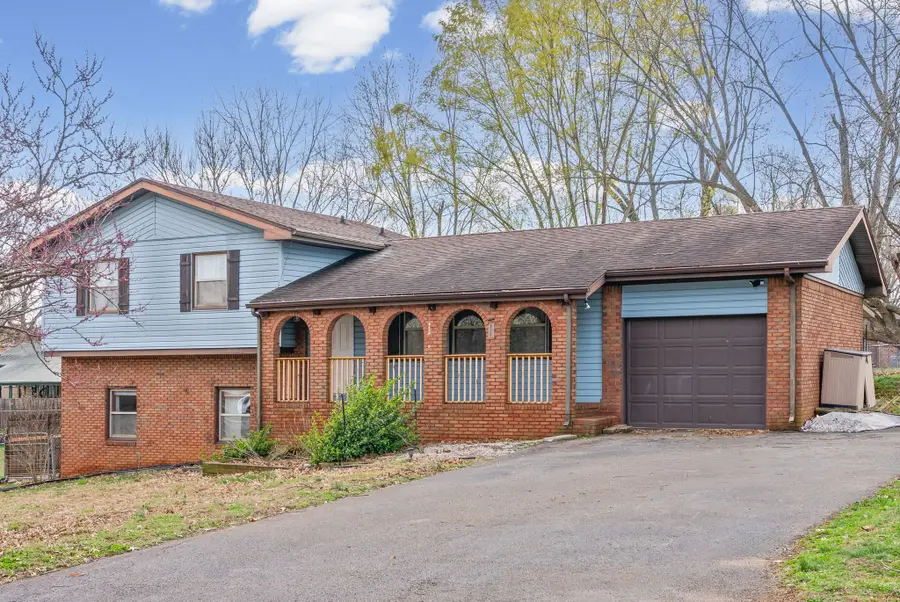 303 Bradley Ct, Hopkinsville, KY 42240 - #2