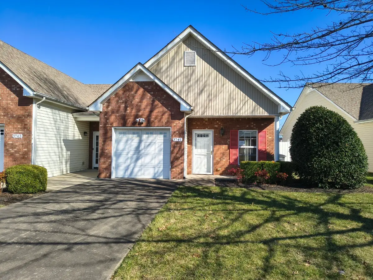 3741 Meadow Ridge Ln, Clarksville, TN 37040 - #1