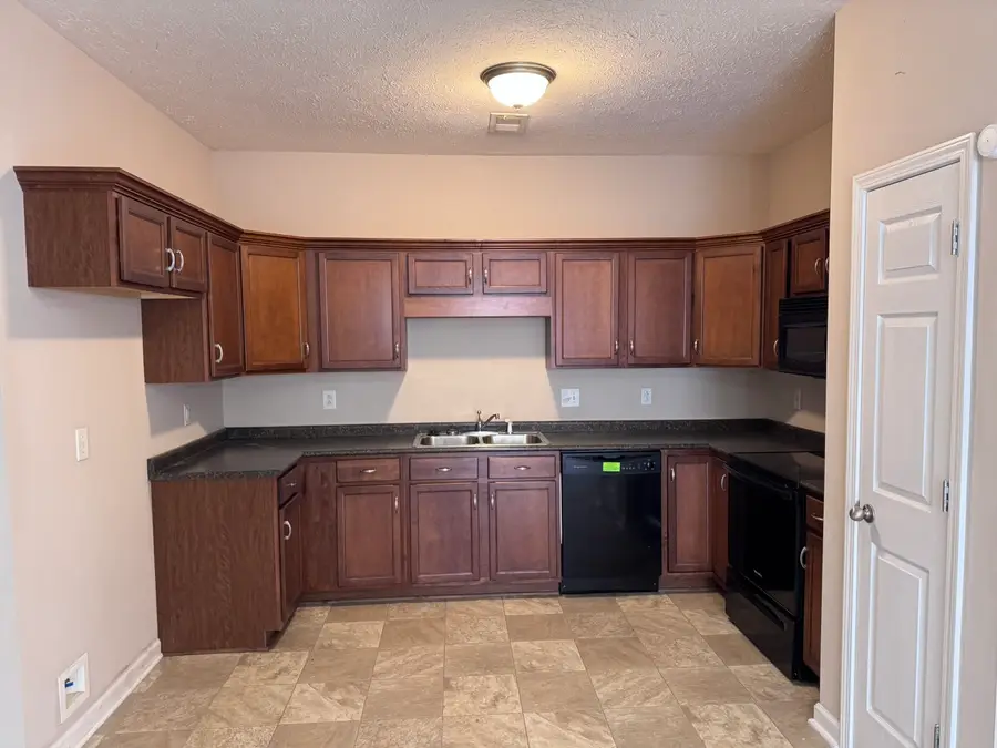 3741 Meadow Ridge Ln, Clarksville, TN 37040 - #3