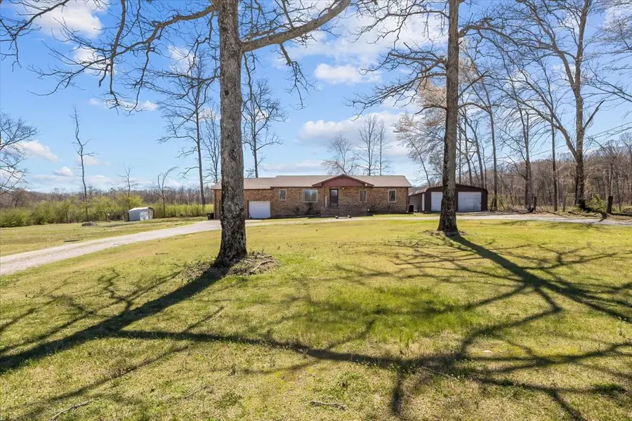 1092 Crockett Dr, New Johnsonville, TN 37134 - #2