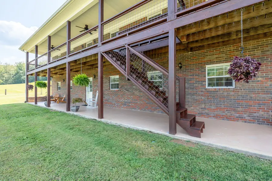 6285 Rayburn Creek Rd, Collinwood, TN 38450 - #2