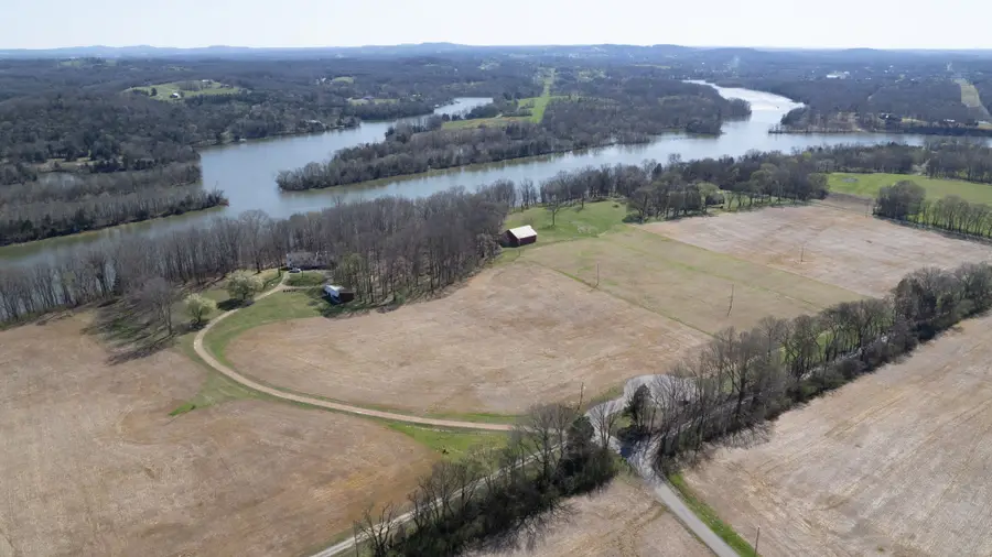 1111 E Robertson Rd, Castalian Springs, TN 37031 - #2