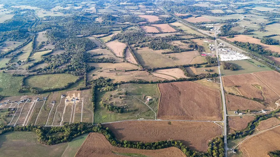 2021 Claude Fox Rd, Cornersville, TN 37047 - #2