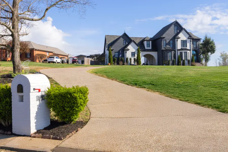 2011 Dorchester Dr, Lebanon, TN 37090 - #2